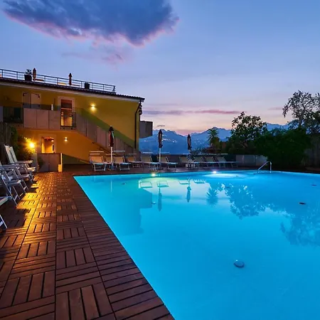 Smeralda مالتشيزينيه