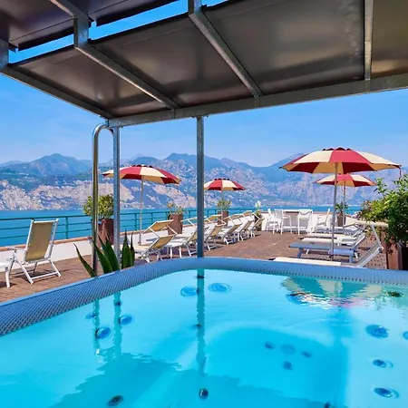 Smeralda فندق مالتشيزينيه