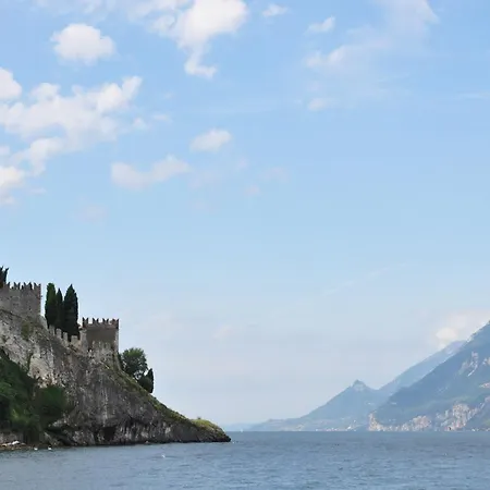 Smeralda مالتشيزينيه