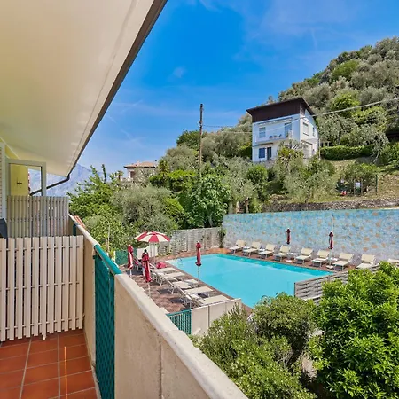 Smeralda فندق مالتشيزينيه