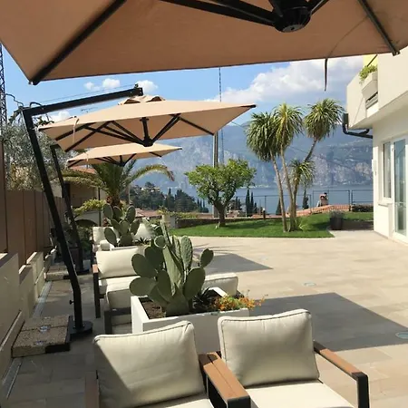 Smeralda فندق 3*