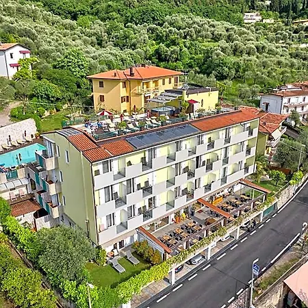 Smeralda Hotel 3*