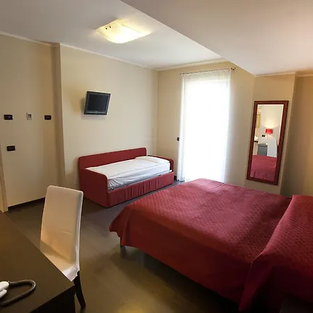 Ξενοδοχείο Smeralda 3*